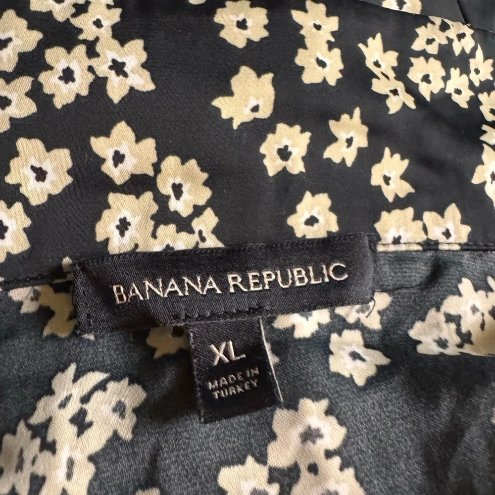 Banana Republic Floral Wrap Blouse XL Black Ivory Tie Waist Long Sleeve